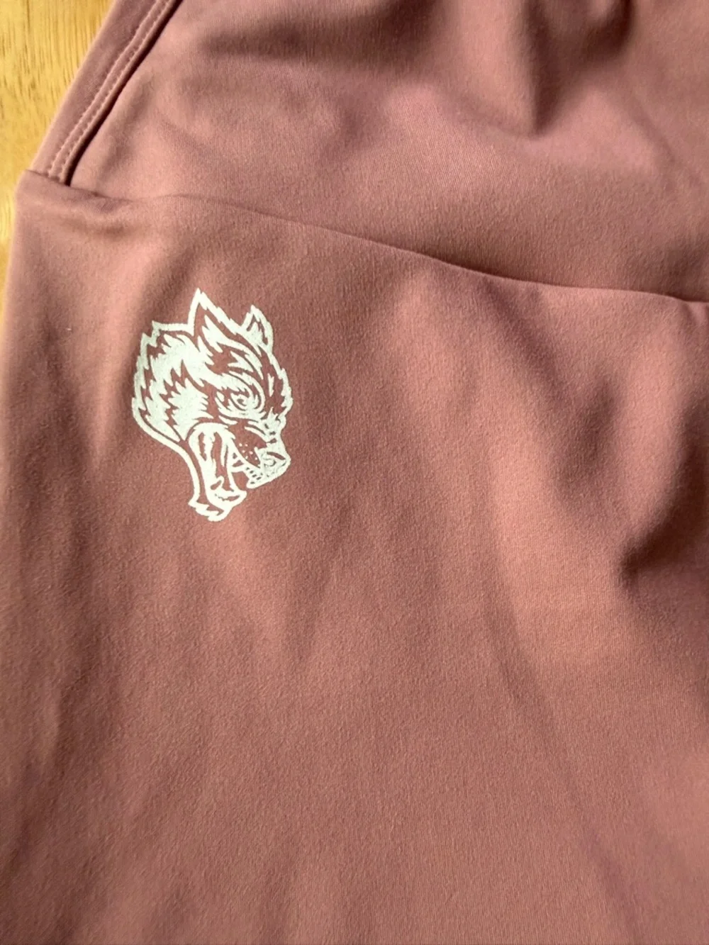 Darc Sport‎ Mauve/Blush Athletic Shorts with White Graphics size XS like new
